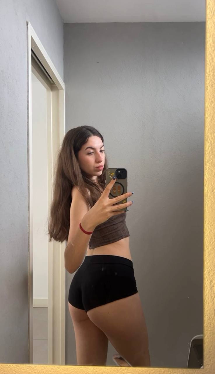 Amber in her underwear in Niigata