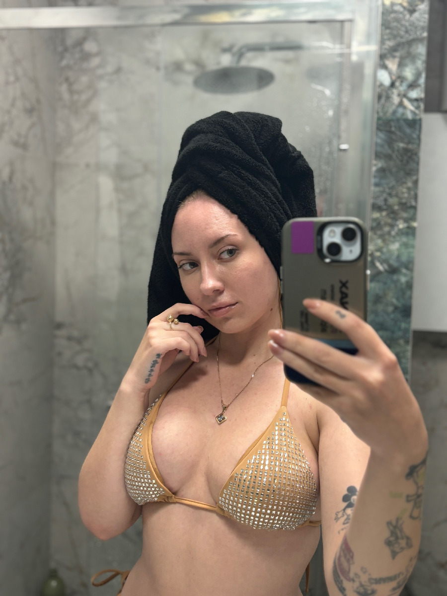 Nude girl KateV in Niigata