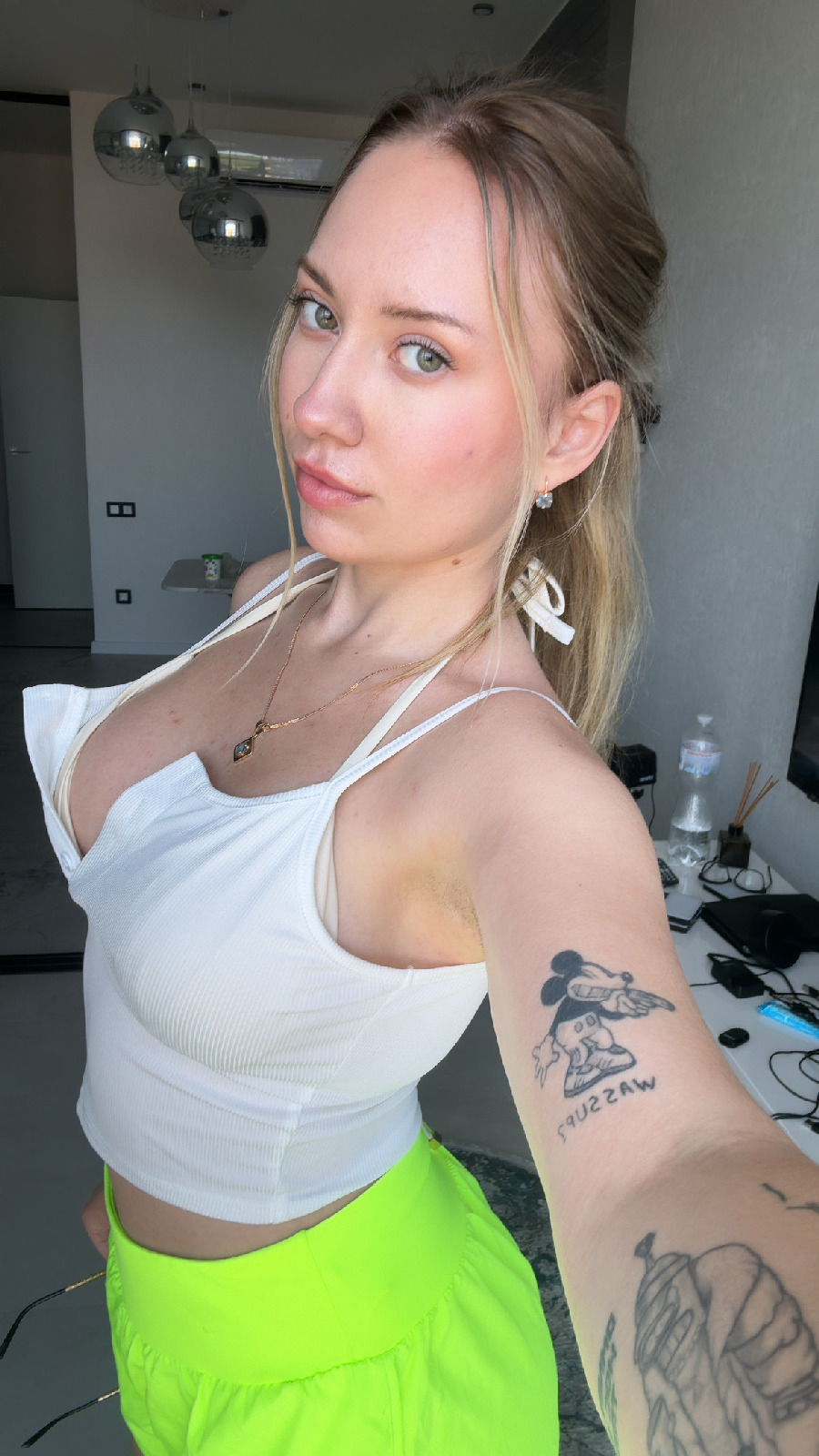 KateV in her underwear in Niigata