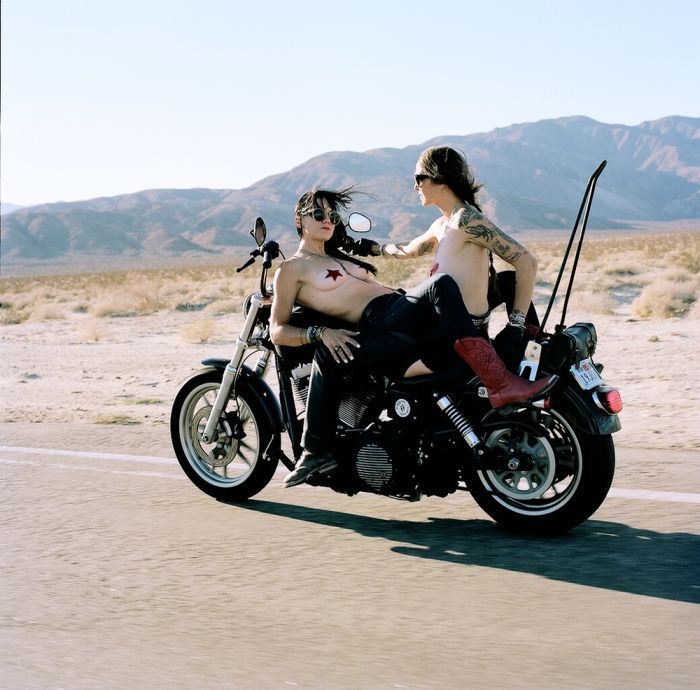 Girls on a motorcycle in Niigata