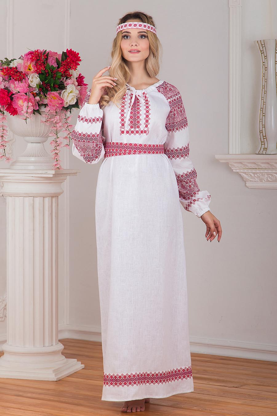 Women in Slavic costumes in Niigata