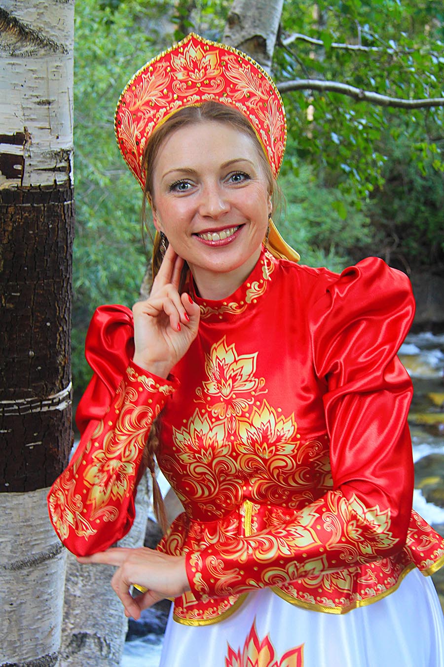 Women in Slavic costumes in Niigata