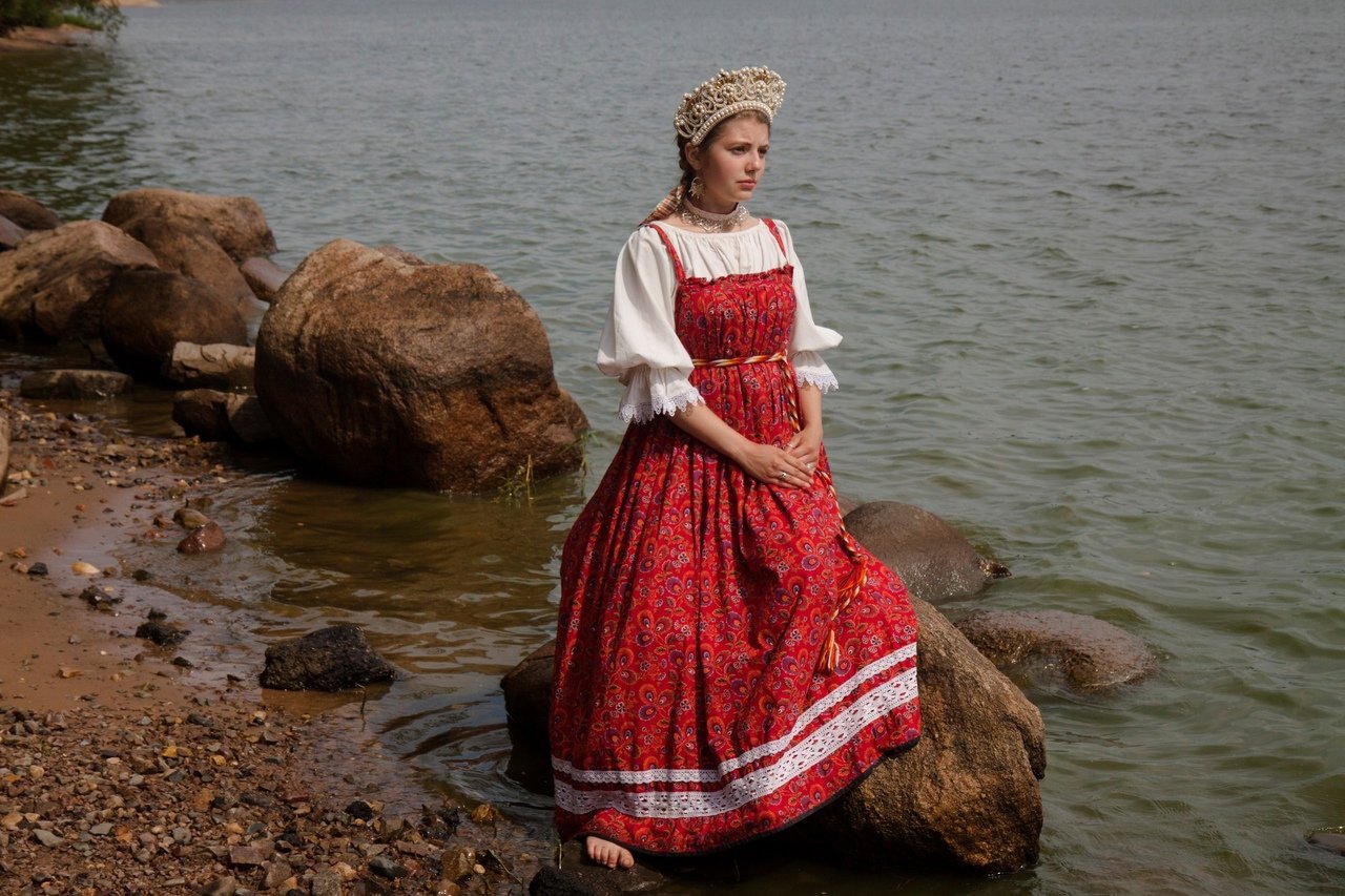 Women in Slavic costumes in Niigata