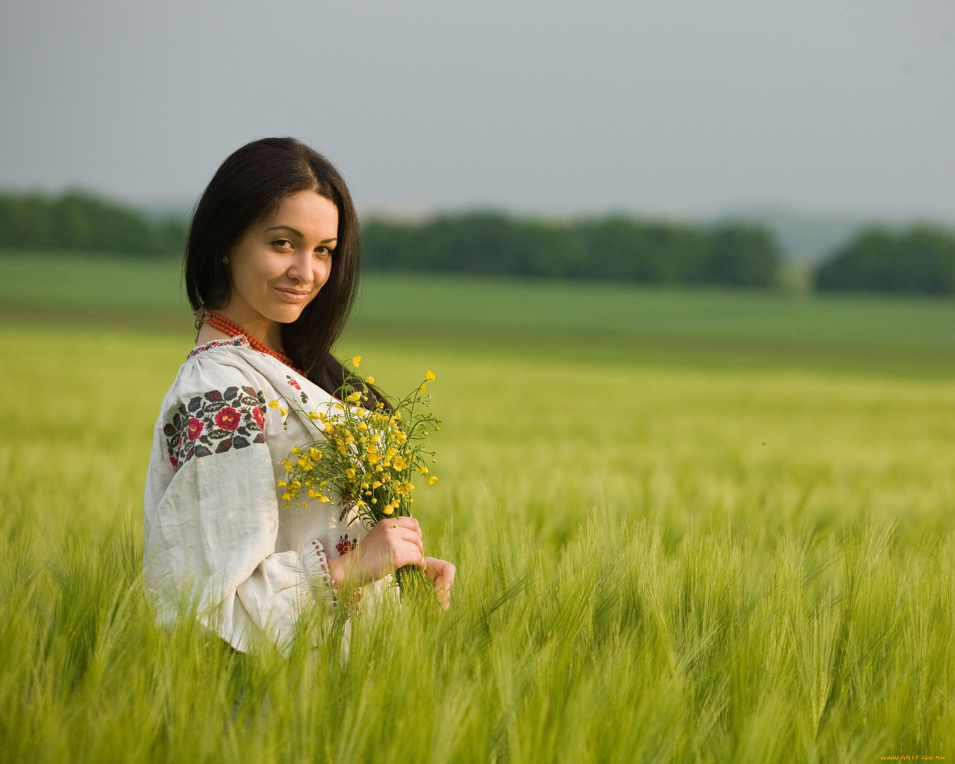 Women in Slavic costumes in Niigata