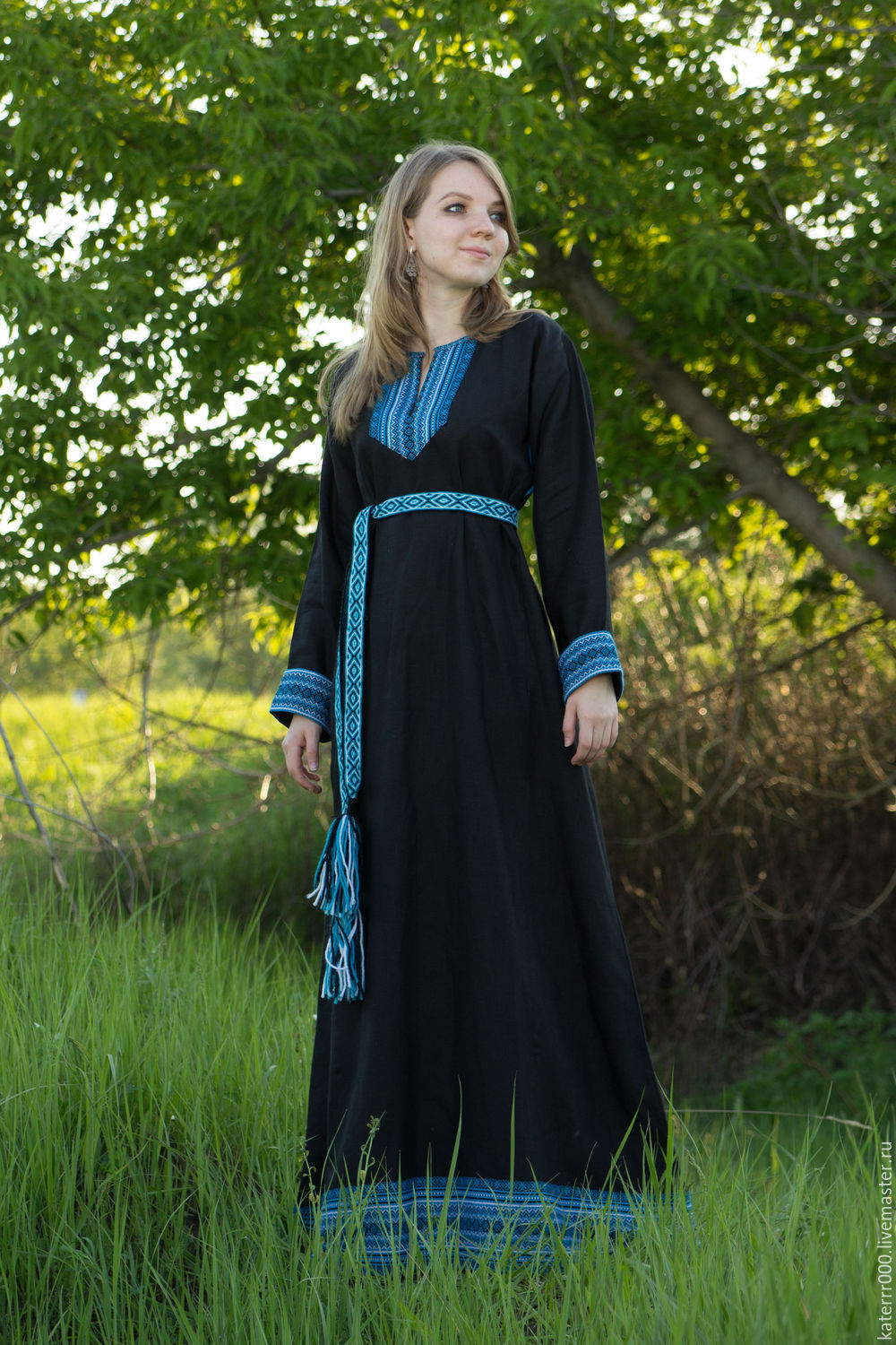 Women in Slavic costumes in Niigata